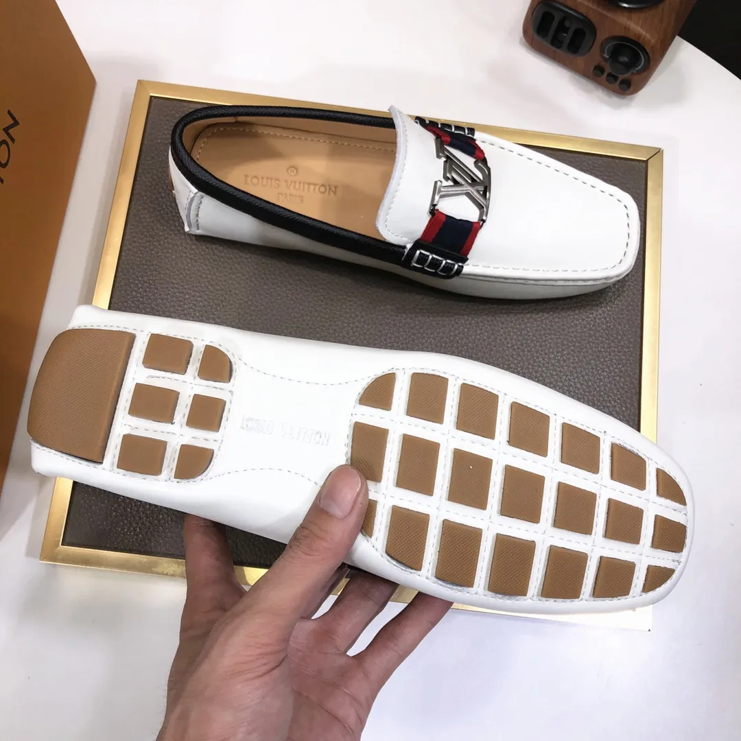 Men's men's shoes 💰420💰 [LV Doudou shoes] (water-dyed cowhide lining) new model is on the market, available on the official website. The new Doudou shoes are processed into single-color materials, and the uppers are made of imported cowhide material. The body of the shoe is fully hemmed with mark thread, and is lined with imported original cowhide leather. The elegant shoe shape is super suitable for all-matching, and the size is 38-44.